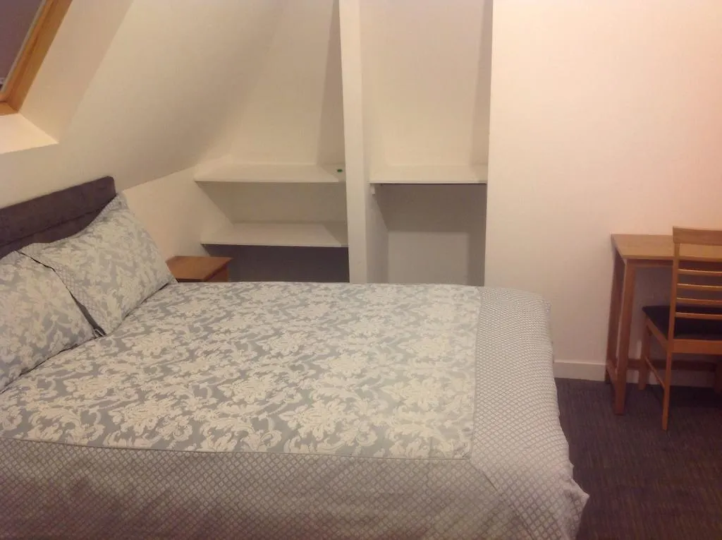 East West Property Aberdeen Guest house